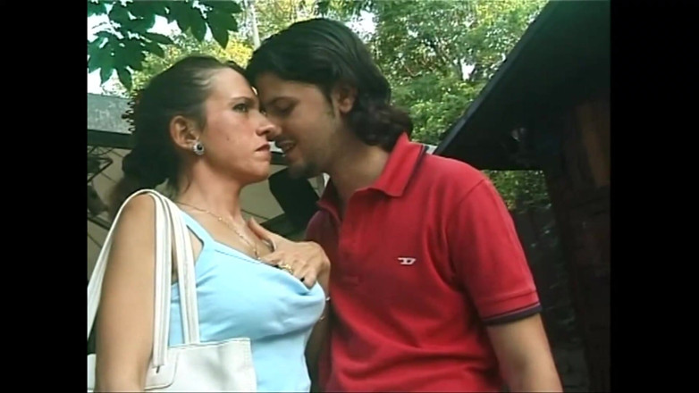 My porn family: Dua zakar besar untuk si jalang sebenar dalam haba