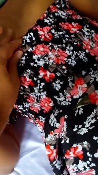 Moja przyrodnia siostra przyłapała się na oglądaniu porno, więc ukarałem ją w ten sposób