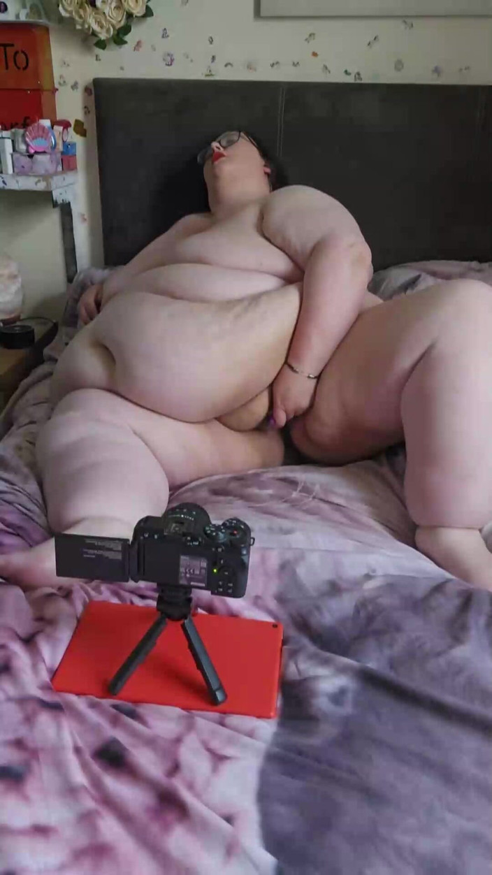 SSBBWLadyBrads: SSBBW gioco di figa e orgasmo parte 1