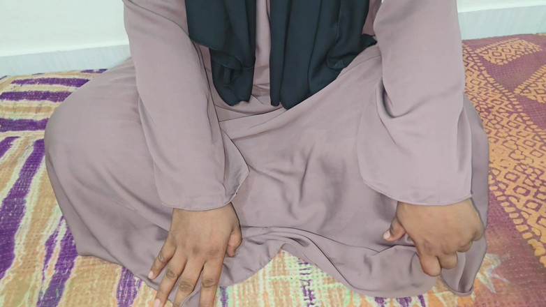 BD_X_HUB: Saya mengongkek ibu tiri kawan saya yang cantik dan pancut...