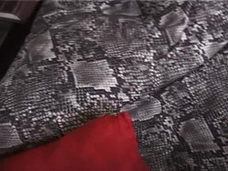 Lucky Wankerz: La rossa gioca con le dita ed il suo cazzo