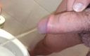 Kinky guy: Ранковий писання в туалеті крупним планом