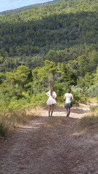 Ck höschen auf der Wanderung benetzen