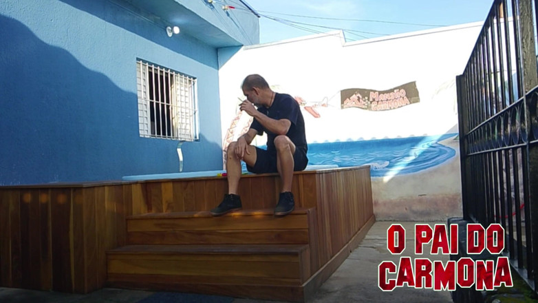 Carmona's father: 집에 혼자 있을 때 뒷마당에서 한 마리를 쳤다