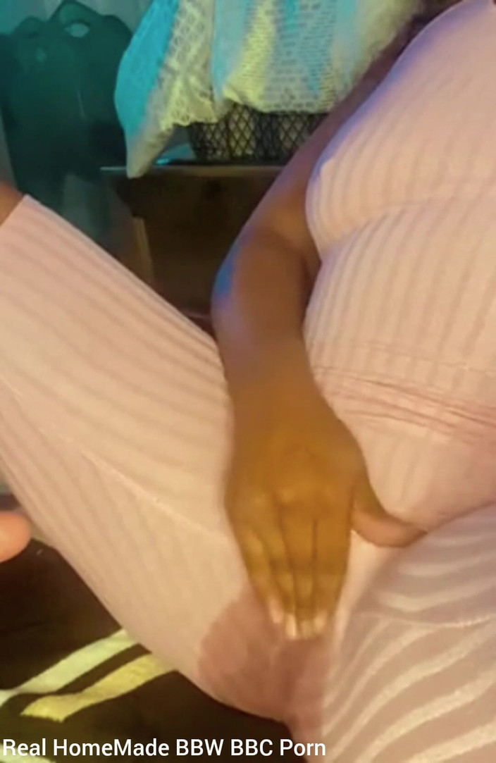 Super sexy ebony cuties: Rubbing My Pussy Threw My Body Suit Leg Shaking Squirting...