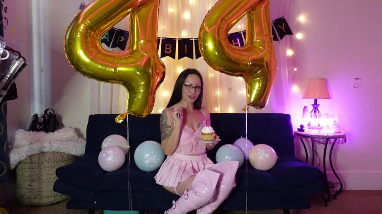 Raven Willow: Candlelight &amp; cupcake cravings