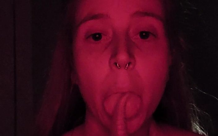 XieXie: Hentai tarzı dildo, boşalana kadar kendimi sikiyorum