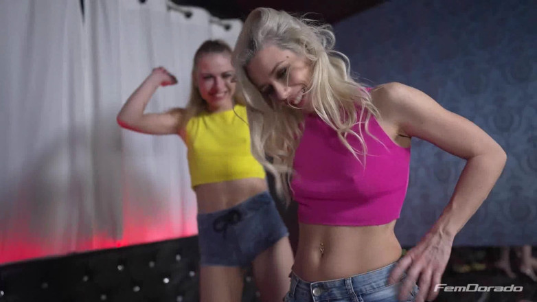 USA Fetish and Hardcore Clips: Raffa bị chà đạp bởi Nesty và Bonnie Wmv