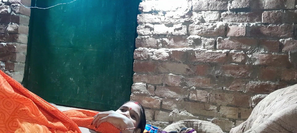 Renudbf: Bhabhi Tampak Seksi Di Malam Hari Dan Meniduriku