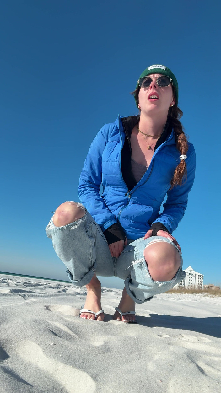 Nadia Foxx: Прогулка по пляжу требует быстрого оргазма!