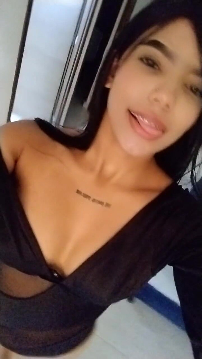 Angela Xoo: Latina Sex Naked Natural Boobs and Masturbation