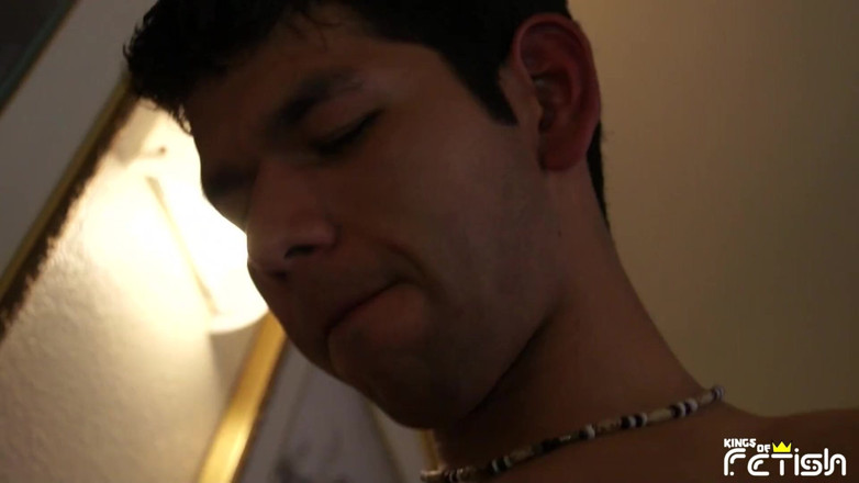 Gay Diaries: Due giovani ragazzi fanno del fantastico sesso anale sul letto...