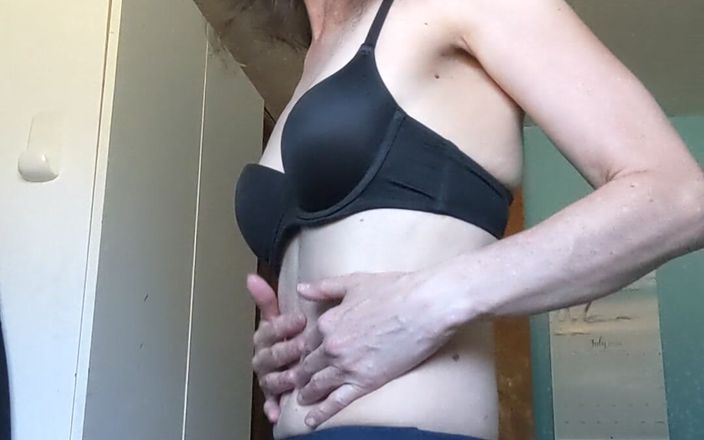 SexyRach75: Różne pozycje z wibratorem i zabawą masterbation.