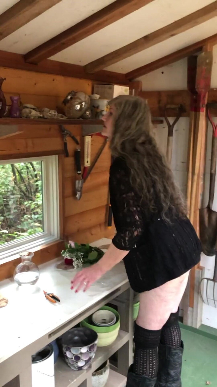 MaXXXimumMilf: Bigfoot Went All Yeti on My Yoni! Maxxximummilf
