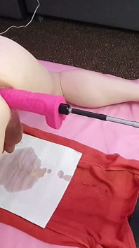 Mike Essex dildo v zadku zábava na šukacím stroji