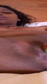 キューバ系ラティーナ バイブレーター ディルド オナニー 膣 黒いエボニー ジャマイカの娼婦 おもちゃ マスターベート スラット