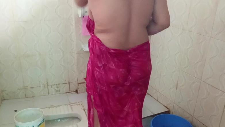 Sumahomesex: भाभी ने होटल के वॉशरूम में अपनी पोशाक बदली