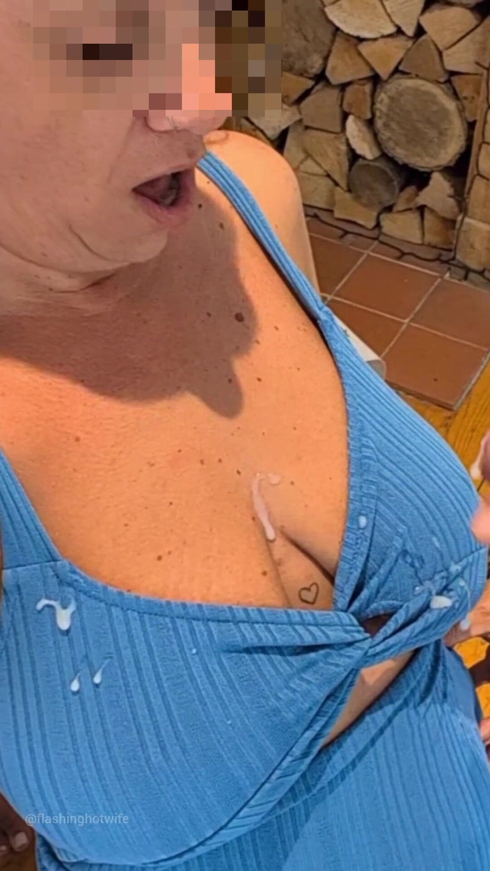 Roo Smith: 식탁에서 따먹히는 마누라