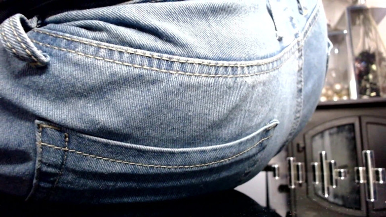 Maeling: Slut Teen Ruined in Jeans Ass-fyxiation with Giant Ass Unknowing