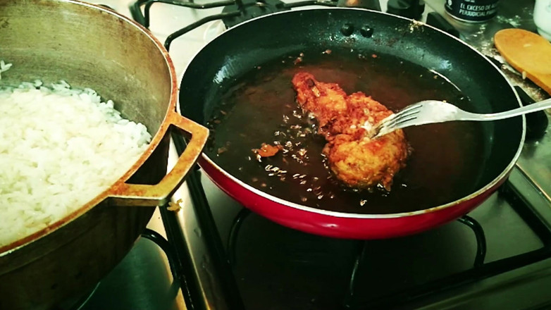 Uncut Lil Midget and Latina Freaky Friends: Pablon3grobar - cucina con la regina della sborrata di gola