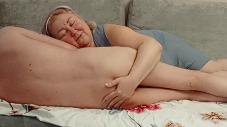 Zona901: Ich füttere meine stiefmutter mit sperma
