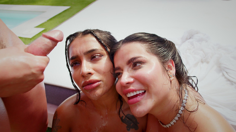 Mr Roca: Sara Retali und Yasmina Khan haben ihren ersten Gangbang mit 10...