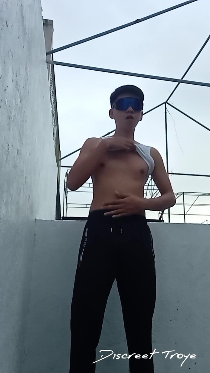 Troye_AsianPinoy: Sarap Pinoy Jakol buitenshuis - ik rukte me weer af op...
