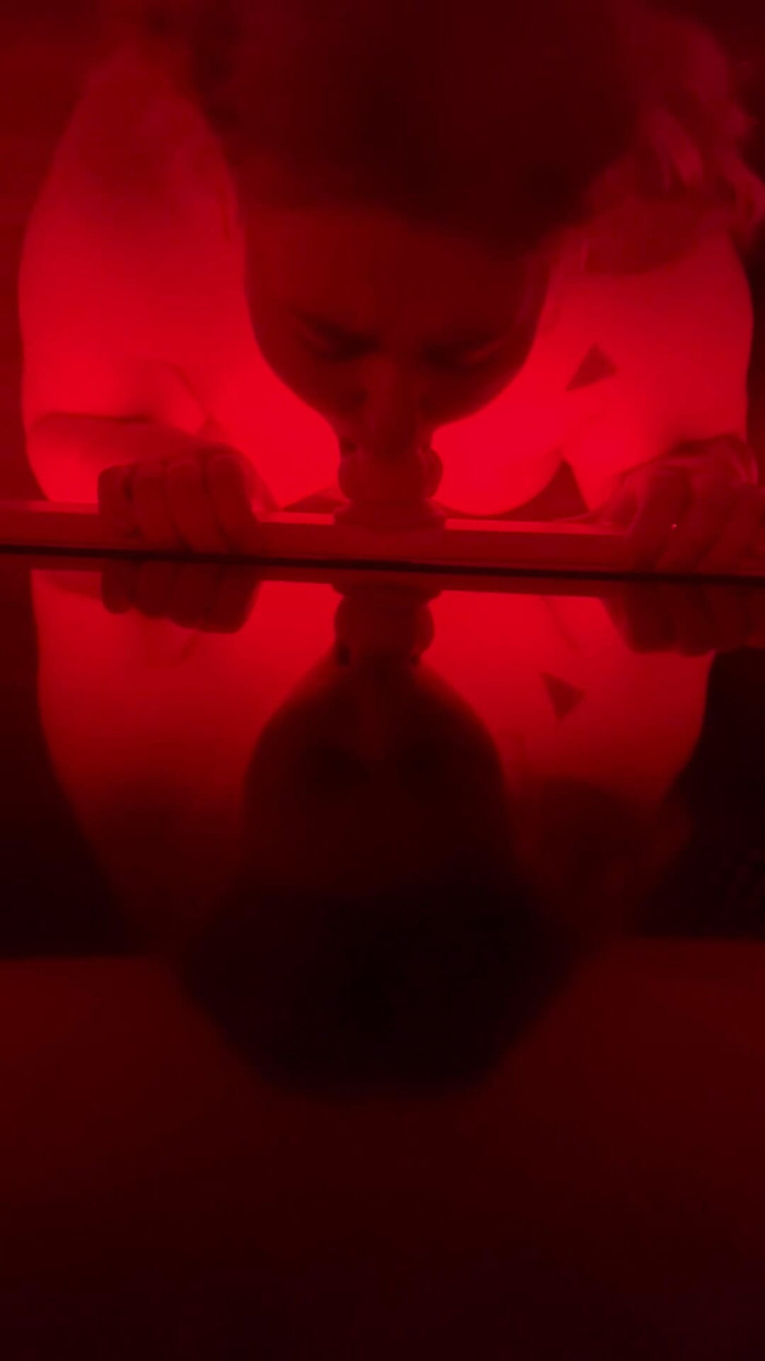 Quinnicide: Товстушка мамка глибоко заглотує ділдо, брудне відео від першої особи