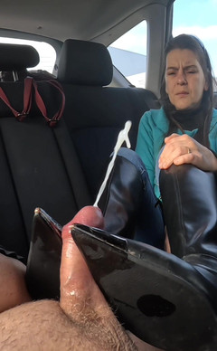 Mistressyammyboots: Lo schiavo viene su stivali di pelle