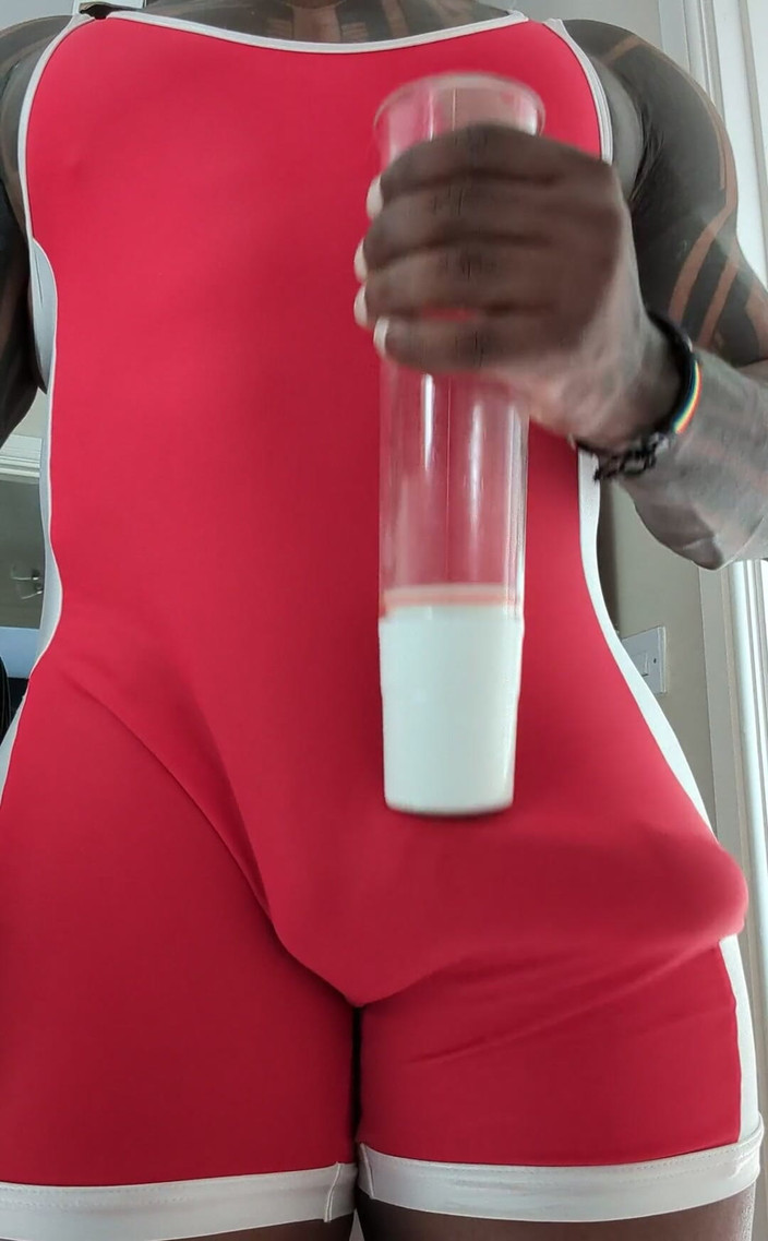 Amadeus: 当我穿上一个单身癖时，我总是会很难，有人来打我，失败者被性交