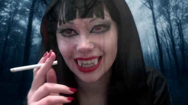 Goddess Misha Goldy: Une maîtresse vampire va t’byer et te transformer en esclave