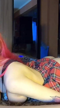 Güzellik yayında harika sakso çekiyor