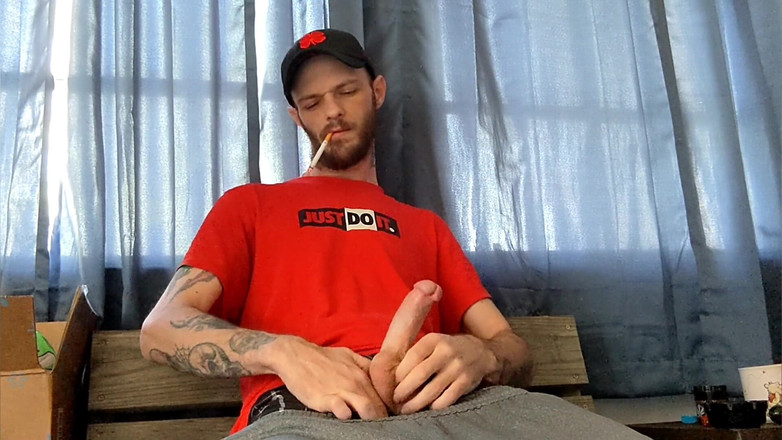 Codi Bonez: 抽烟和抚摸合集 - 抽烟，大鸡巴和射精