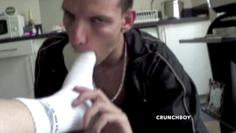 FETISH BDSM STUDIO: Šukaný chlapec submisovaný k arabským nohám, špinavé