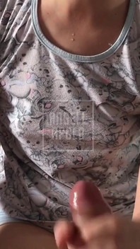 Blowjob Dengan Squirt Lelaki. Isteri saya menghisap saya pada waktu pagi dengan mulut baldunya