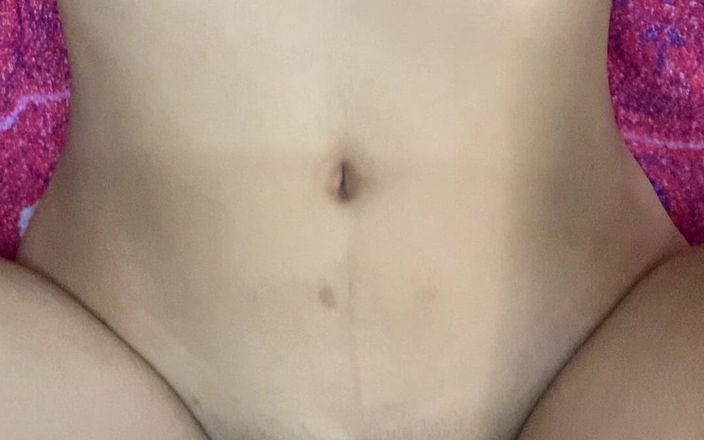 Komal sexy studio: Rondborstige yogababe zuigt en berijdt de grote lul van haar...