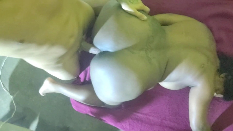 CASALNUTTELA: 기혼 집회 목사가 내 CCB 아내의 질을 사랑한다