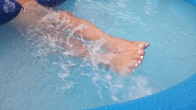 Midsouth Foot Fetish: 내 엉덩이와 발바닥을 과시하다