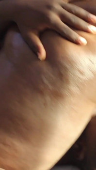 Une MILF Mariée À Gros Cul Se Fait Enterrer Son Gros Cul Sur Le Visage