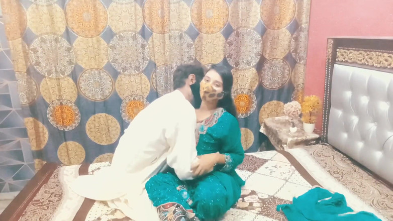 MehwishButt: Indická desi manželka se naštvala, protože její manžel nedá svůj...