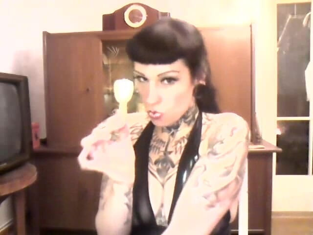 Domina Lady Vampira - SM Studio Femdom Empire: Sugar lips