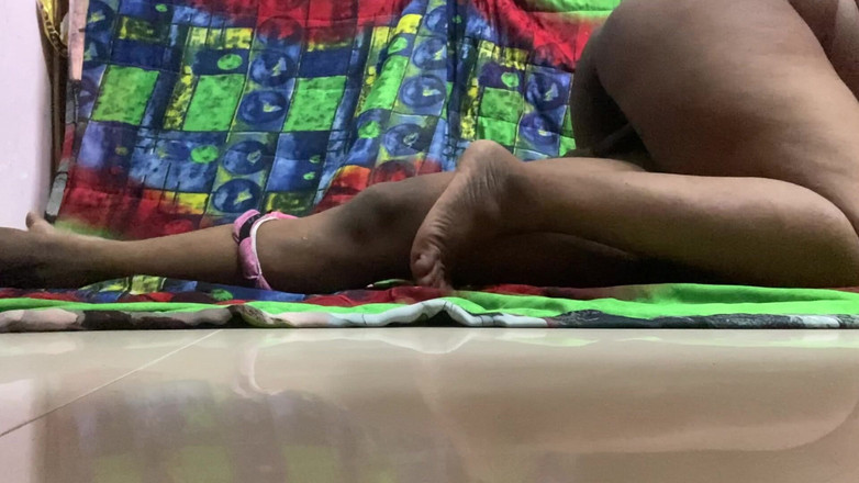 Angoori: सौतेली मम्मी सौतेले बेटे के साथ चुदाई नया साल 2026 अश्लील xxx वायरल एमएमएस वीडियो देसी गांव के भारतीय