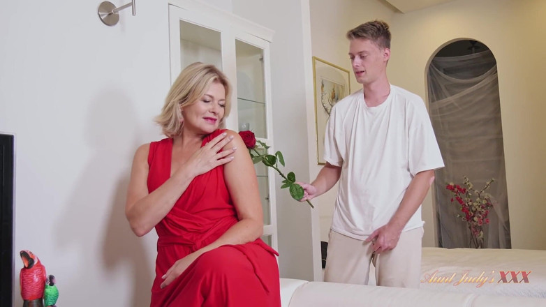 Aunt Judy's XXX: Auntjudysxxx - azgın olgun üvey anne Diana - tabu sevgililer günü