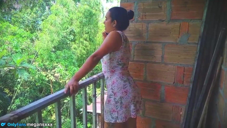 MeGanSxx: Mechanik přijde vidět můj motocykl a měří mi olej