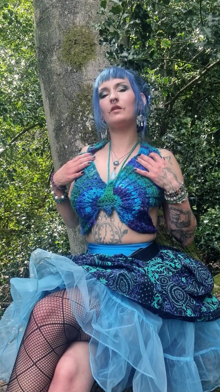 Mania pigmilk: Butterfly Fairy Plays with Her Pussy and Spanks Her Butt