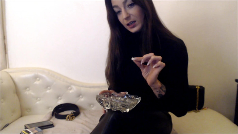 Inkeddutch: 그녀의 여왕 카르멘을 위한 인간 재떨이