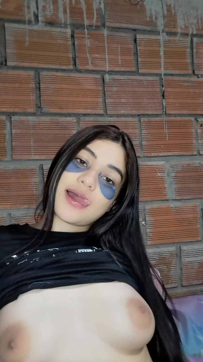 Yulieth Gomez: ユリエスが熱い膣を速く深く流す