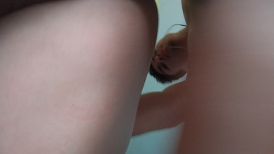 AngyAmazon: Selepas cuckold saya meninggalkan rumah untuk kerja jiran muda saya...