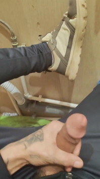 Gopnik Jerking off in the Toilet