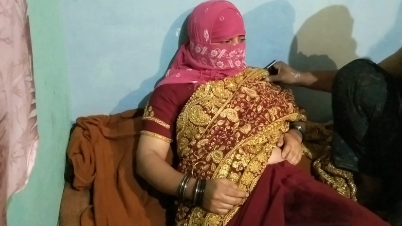 Gulaab: Sprosté řeči bhabhi a nějaký pokrok sexem